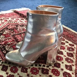 Metallic disco boots 😜
